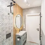 Apartmán Glowny - Location, Park&tram Nearby - By Rentujemy *