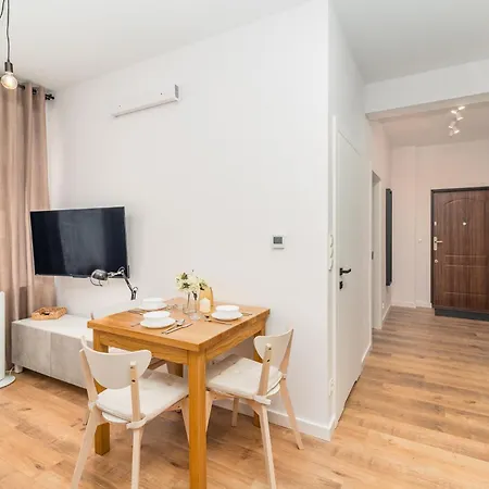 Apartman Glowny - Location, Park&tram Nearby - By Rentujemy