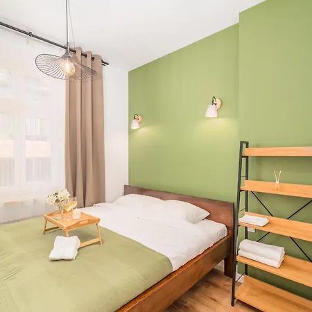 Apartman Glowny - Location, Park&tram Nearby - By Rentujemy