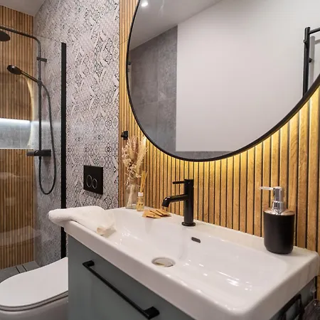 Apartman Glowny - Location, Park&tram Nearby - By Rentujemy *