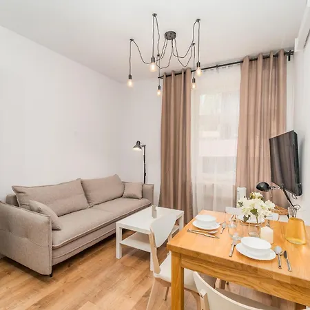Glowny - Location, Park&tram Nearby - By Rentujemy Appartement